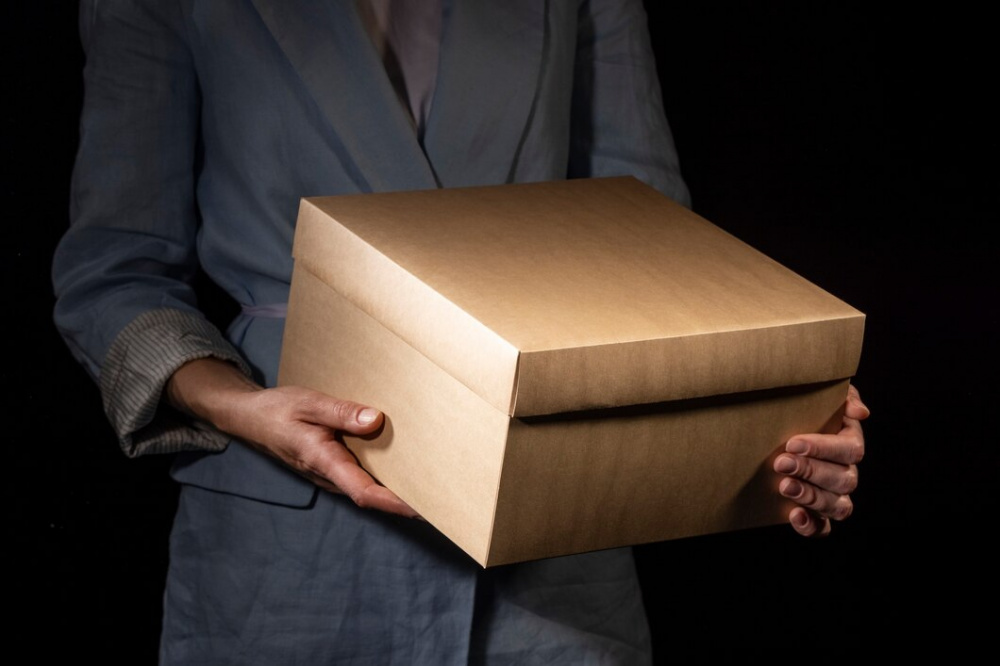 В Свердловской области детей эвакуировали из школы из-за подозрительного предмета  | На Урале на школьную линейку вызвали саперов из-за странной коробки