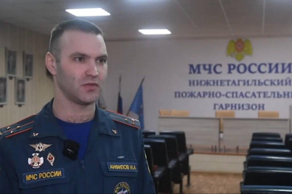 Пожарный из Нижнего Тагила рассказал, как спасал женщину из-под завалов во время страшного ЧП на Сибирской улице | На Урале пожарный рассказал историю спасения женщины из-под завалов дома