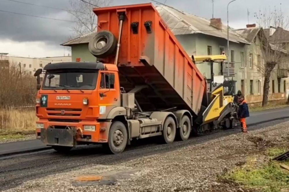 В Нижнем Тагиле благоустраивают территории, где ранее проводились ремонтные работы | На Урале проходят работы по благоустройству территорий
