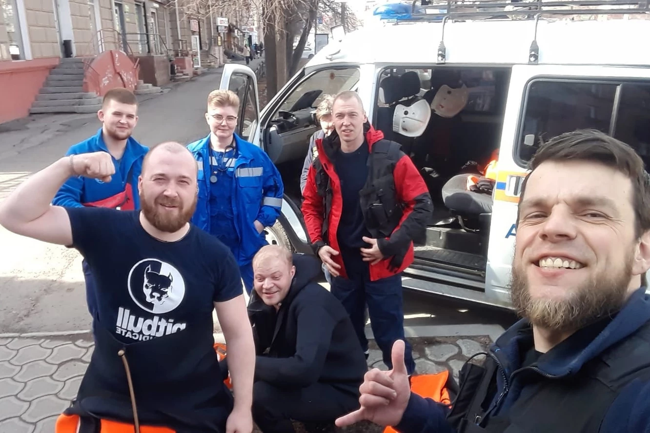 Спасатели реанимировали собаку, провалившуюся под лед в Нижнем Тагиле