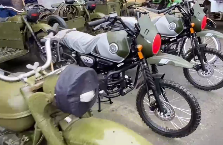 Волонтеры Нижнего Тагила восстанавливают мотоциклы и отправляют их в зону СВО | В Нижнем Тагиле волонтеры отправляют технику в зону СВО