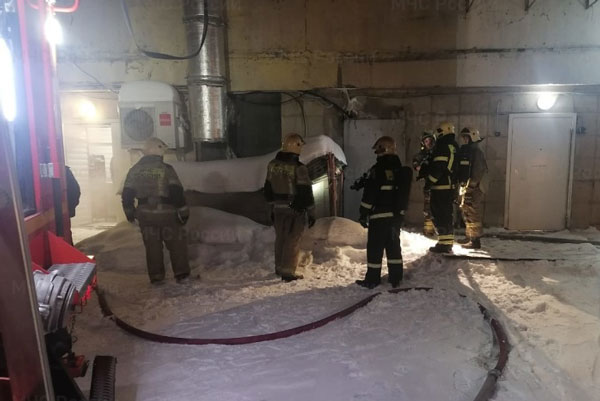 В Нижнем Тагиле в административном здании случился пожар. Эвакуировались 23 человека