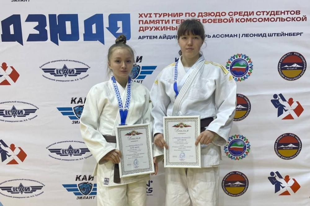 Тагильские спортсменки завоевали две медали на соревнованиях по дзюдо | Свердловские спортсменки вернулись с медалями с соревнований в Казани