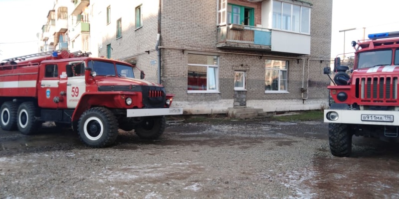 Днем в Тагиле горел мусор в девятиэтажке