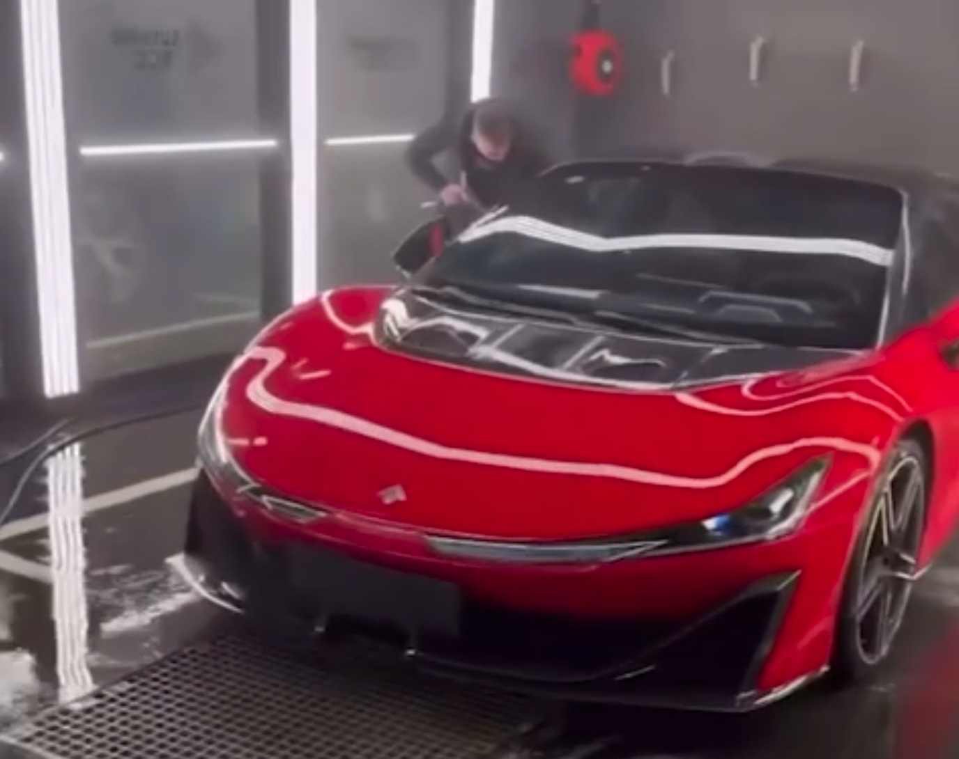 Сын уральского олигарха Игоря Алтушкина Тимофей приобрел электрокар за 20 млн рублей