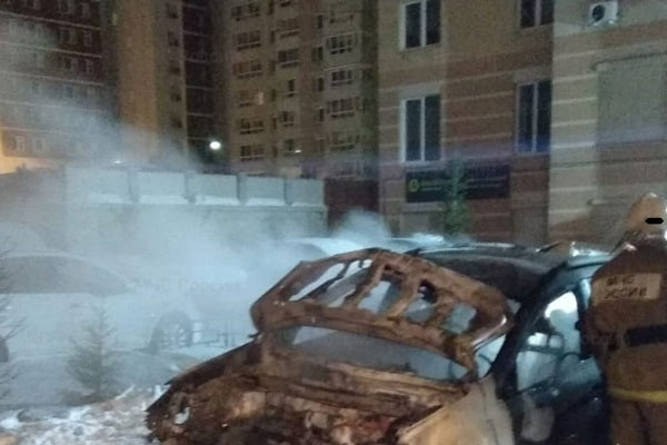 В Нижнем Тагиле сгорела китайская легковушка