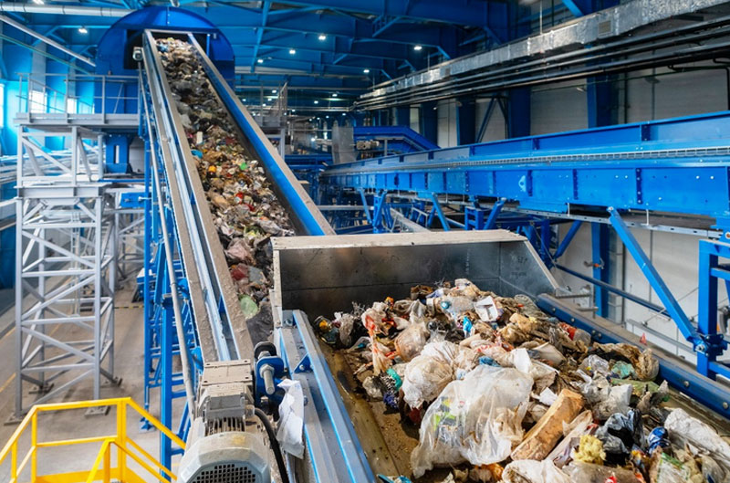 На 468 миллионов больше: как мусорный спор в Нижнем Тагиле вырос до 679 млн рублей после перехода компаний к государству | АО «Облкоммунэнерго» из Нижнего Тагила подало второй иск к мусорщикам «Рифей» на 468 млн