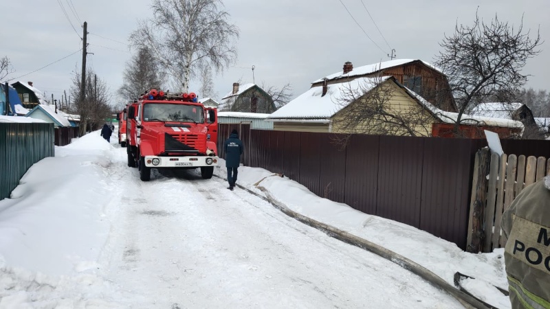 Утром в Тагиле сгорел садовый дом