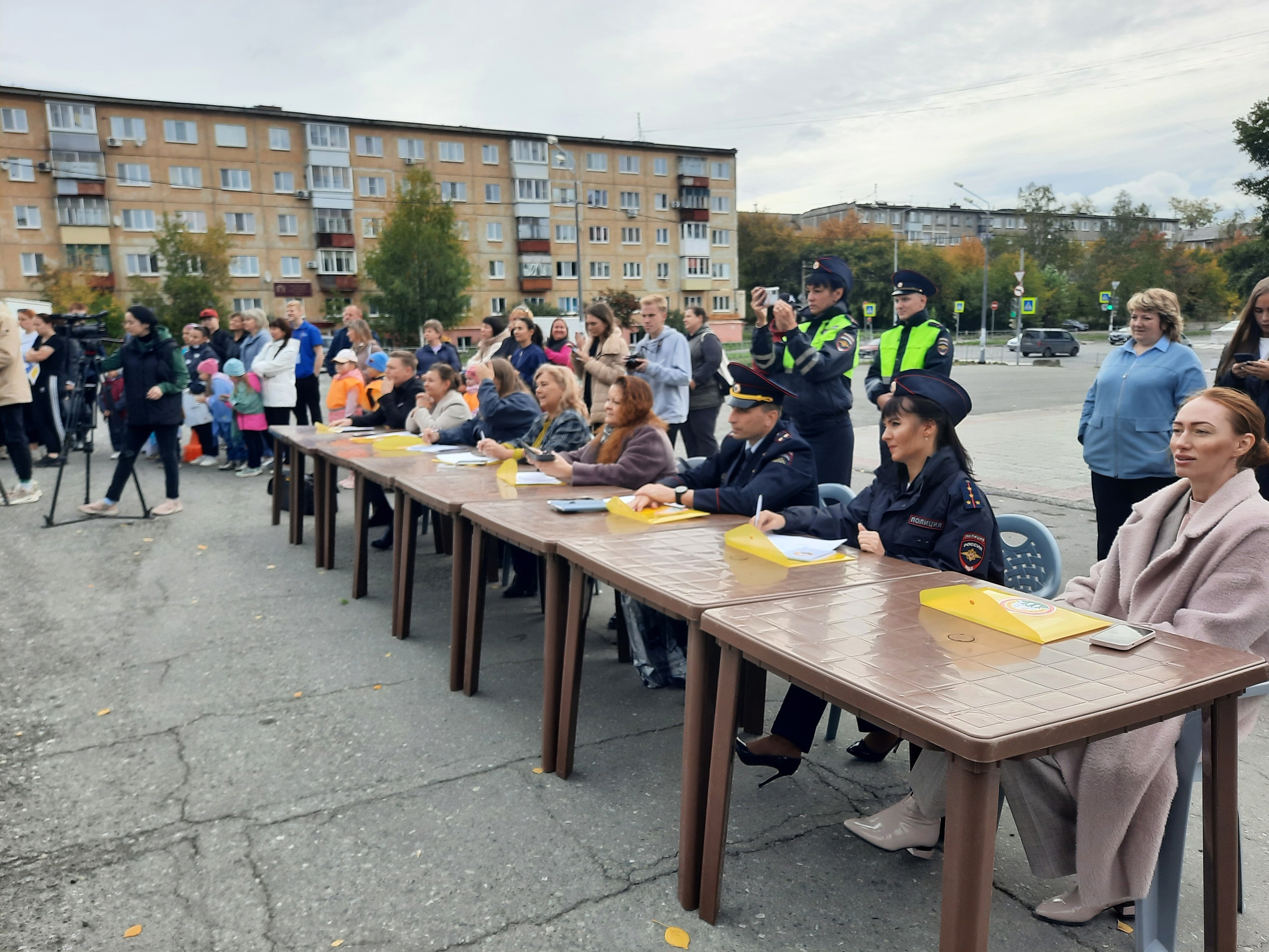 В Нижем Тагиле прошел областной конкурс флэшмоба по безопасности дорожного движения «Мы за безопасность на дорогах!»