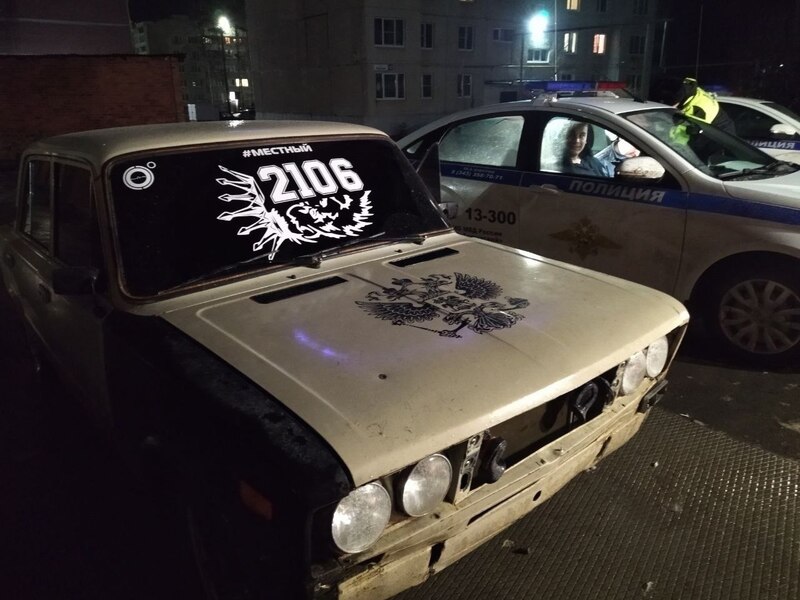 ГИБДД задержала свердловчанина без прав в тонированной машине | Полицейские поймали водителя на «ВАЗе» без прав и с запрещенной тонировкой