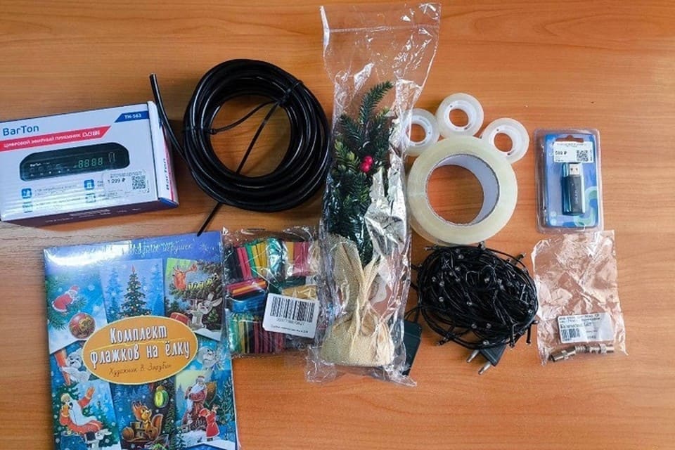 На Урале пресекли передачу в СИЗО новогоднего "наряда" с запрещёнными предметами | На Урале пресекли контрабанду в СИЗО