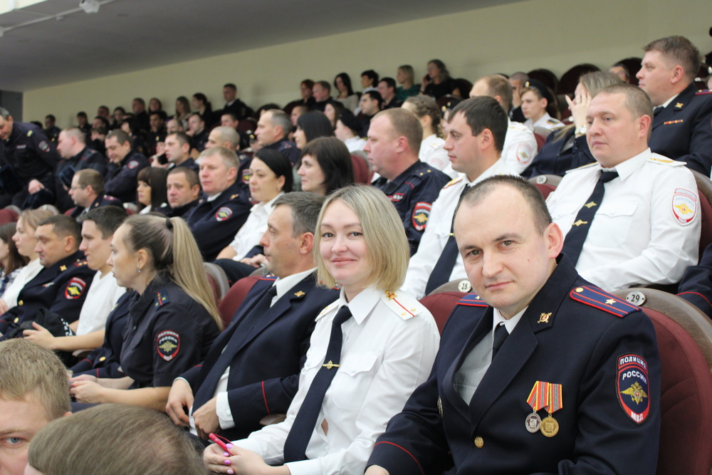 «Обязанности у нас неизменные». В Нижнем Тагиле полицейских поздравили с праздником