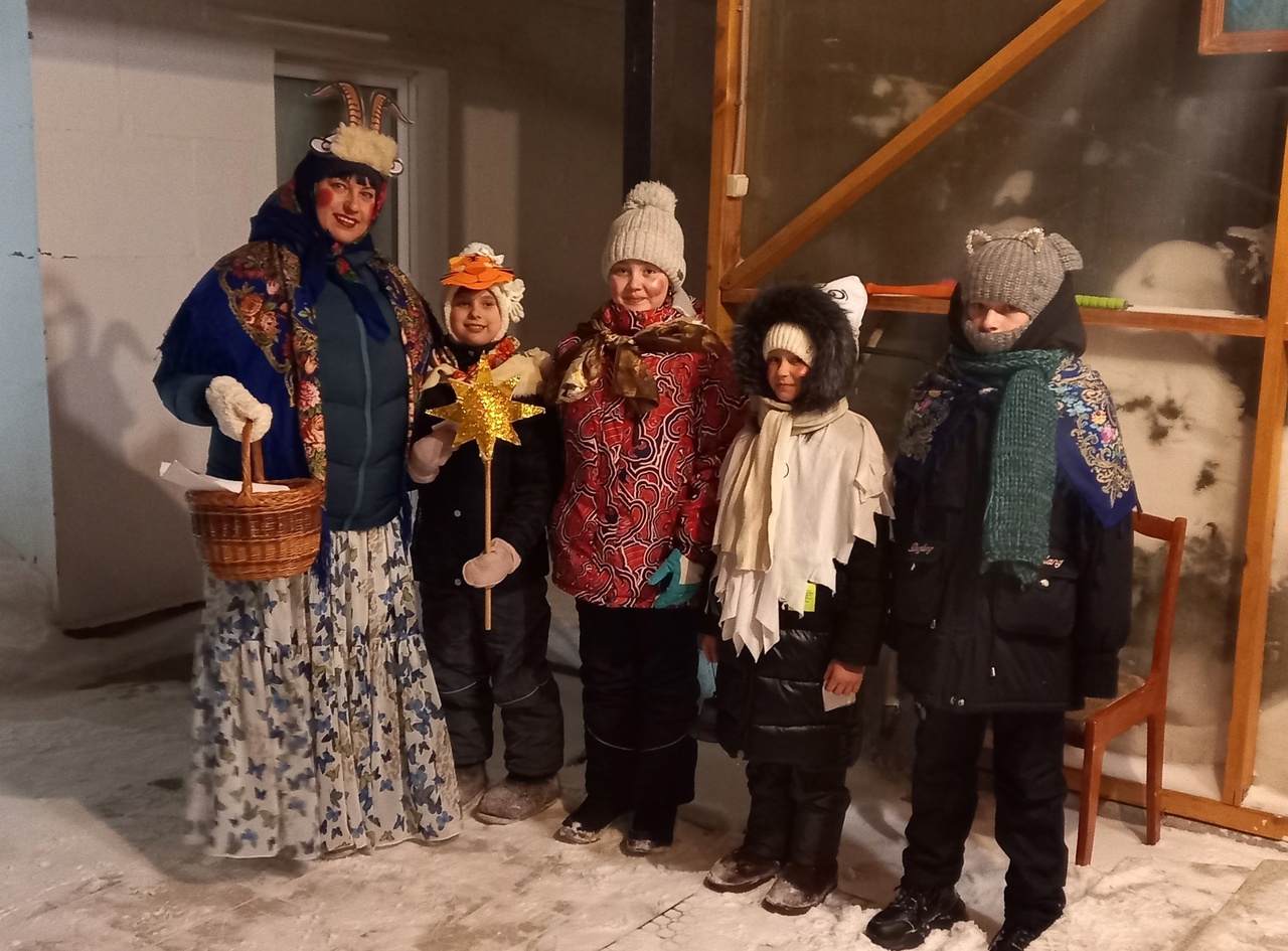 В горноуральском посёлке возродили святочные колядки