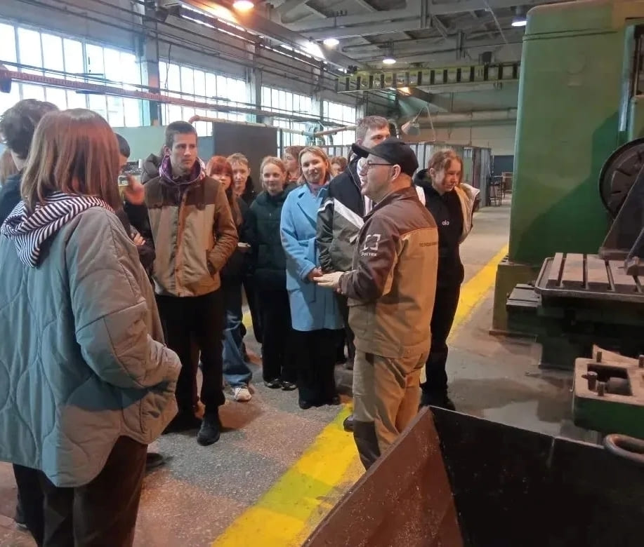 Старшеклассники из Краснополья посетили современный химический завод «Планта» в Нижнем Тагиле | Школьники из Краснополья побывали на экскурсии на заводе «Планта»