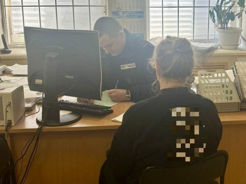 На Урале сотрудники Госавтоинспекции привлекли к административной ответственности водителя, посадившего ребенка за руль иномарки | На Урале сотрудники Госавтоинспекции привлекли к административной ответственности водителя, посадившего ребенка за руль иномарки