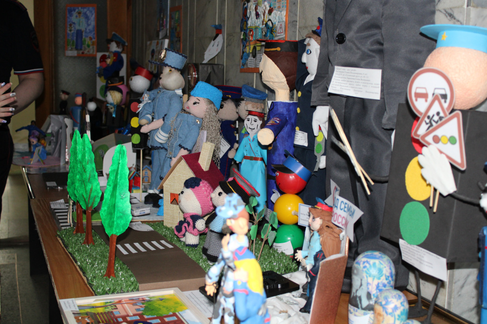 В МУ МВД России «Нижнетагильское» назвали победителей творческого конкурса «Полицейский Дядя Степа» | В МУ МВД России «Нижнетагильское» назвали победителей творческого конкурса «Полицейский Дядя Степа»