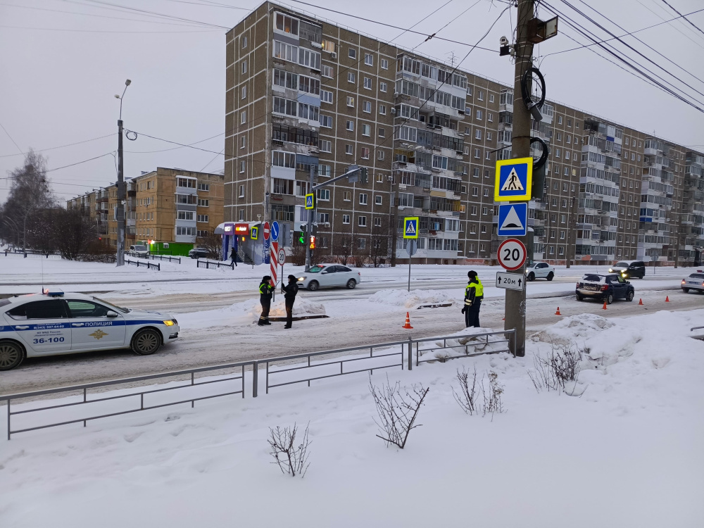 Подросток пострадал в аварии в Нижнем Тагиле | 12-летний мальчик пострадал в ДТП в Нижнем Тагиле