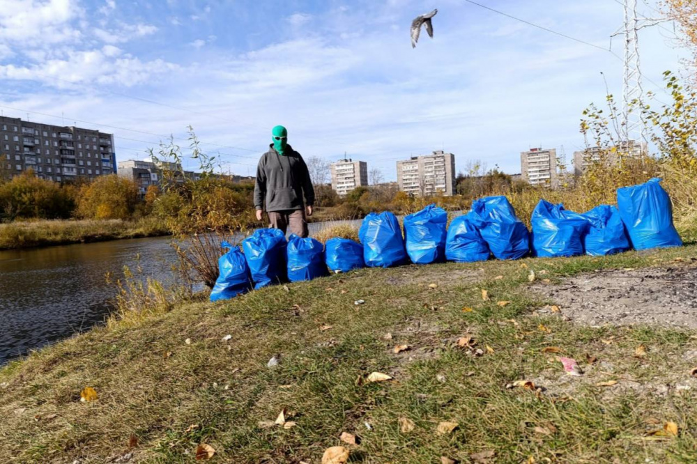«На некоторых участках не было капитальной уборки шесть лет»: экоактивист собрал 11 мешков мусора в Нижнем Тагиле | На Урале известный блогер-экоактивист провел уборку «На некоторых участках не было капитальной уборки шесть лет»: экоактивист собрал 11 мешков мусора в Нижнем Тагиле | На Урале известный блогер-экоактивист провел уборку