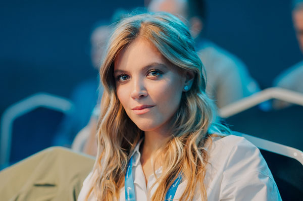 Алина Зиннатуллина: как блогерам стать сильными медиапроектами | Важность профессиональной поддержки для современных блогеров: чему учит Алина Зиннатуллина