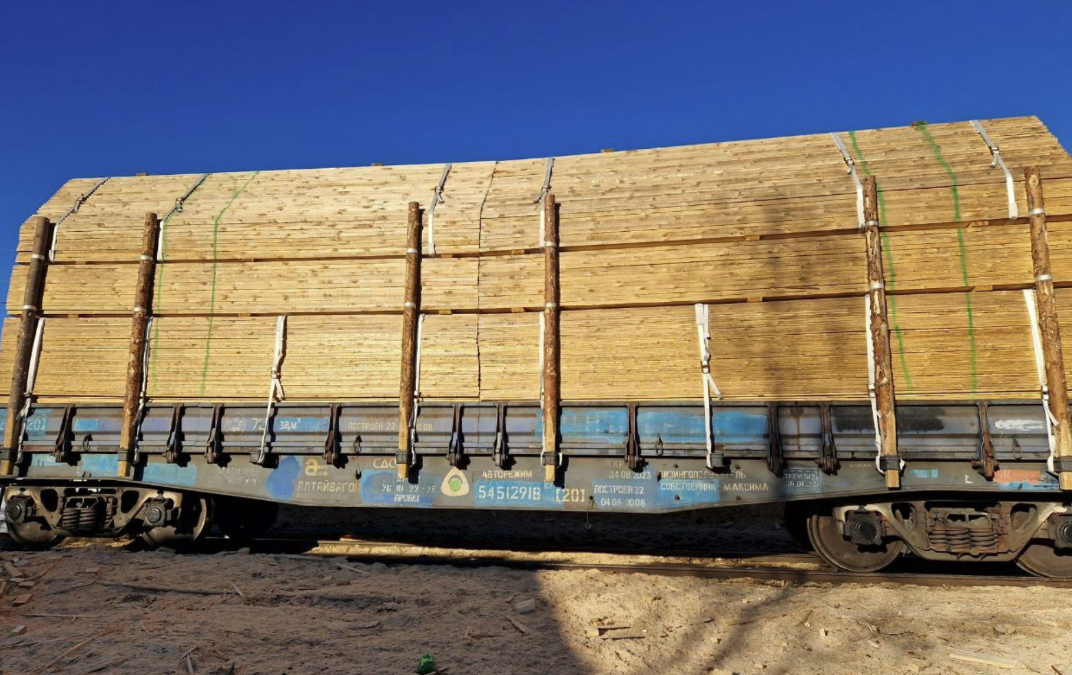 Уральские таможенники выявили схему контрабанды пиломатериалов стоимостью свыше 16 миллионов  рублей