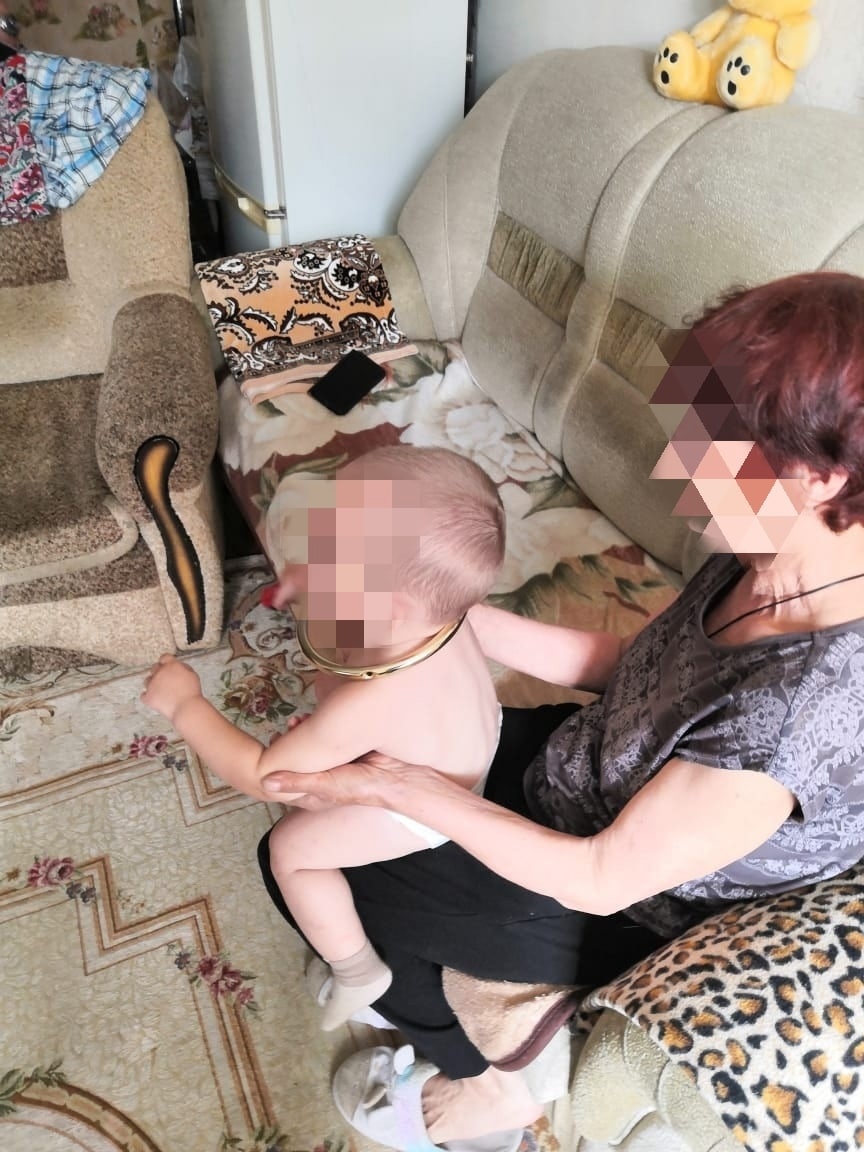 В Нижнем Тагиле спасатели помогли годовалому малышу снять алюминиевое кольцо с головы