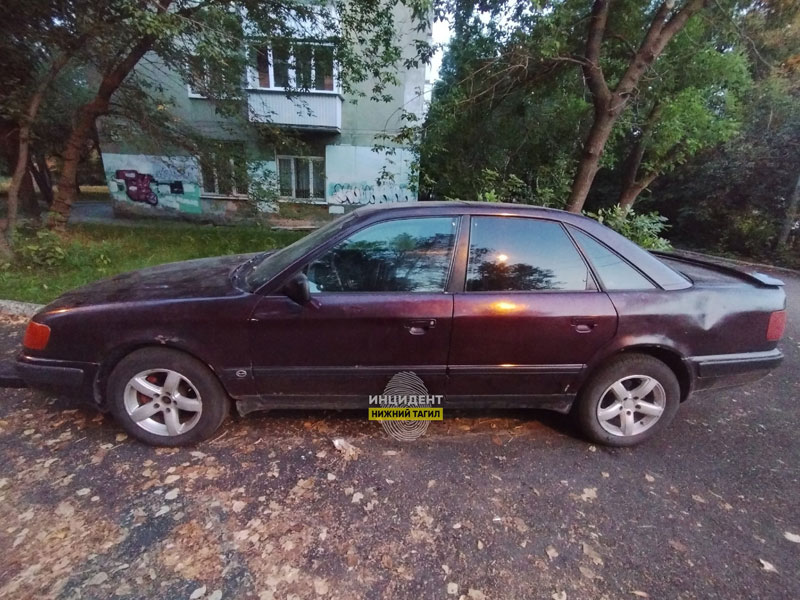 Автовандалы в Нижнем Тагиле повредили машину и украли магнитолу | Ночью в Нижнем Тагиле разгромили припаркованное авто и ограбили салон