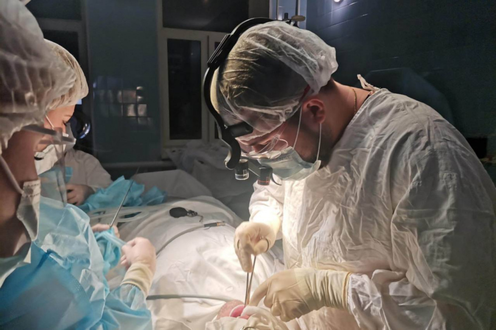 Тагильские медики освоили синус-лифтинг для подготовки челюсти пациентов к имплантации зубов | На Урале врачи начали проводить инновационную стоматологическую процедуру