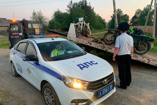 Сотрудники ГИБДД Нижнего Тагила подвели итоги профилактического мероприятия «Безопасная дорога» Сотрудники ГИБДД Нижнего Тагила подвели итоги профилактического мероприятия «Безопасная дорога»