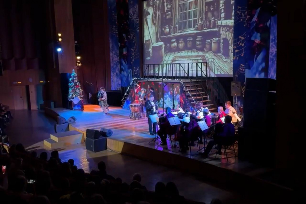 В Нижнем Тагиле закончились филармонические елки, которые никого не оставили равнодушным  | Жители разных городов Урала посетили мероприятие в тагильской филармонии