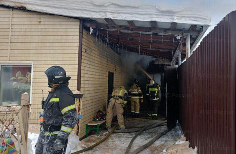 Два пожара в Нижнем Тагиле за выходные: эвакуация людей и гибель человека | В Нижнем Тагиле за выходные произошло два пожара: в одном из них погиб человек