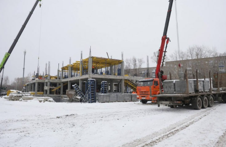 «Работать пошустрее»: министр раскритиковал стройку детского сада в Нижнем Тагиле из-за нехватки рабочих | Министр Сурганов остался недоволен ходом строительства детского сада в Нижнем Тагиле