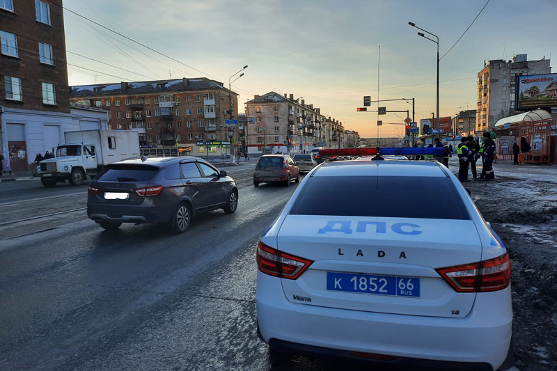 В Нижнем Тагиле водитель УАЗа сбил 16-летнюю девушку-пешехода