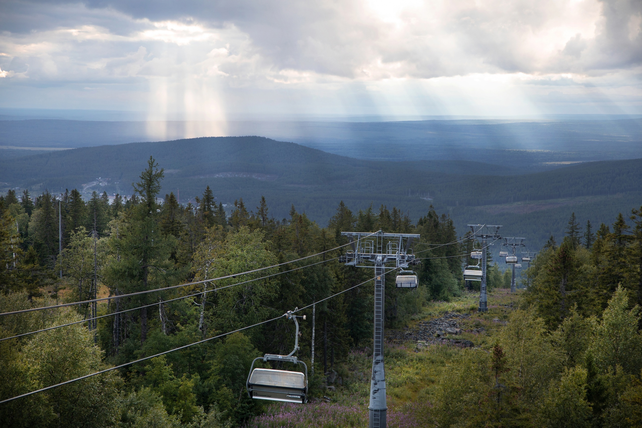 Представлена книга о самом протяженном горном маршруте России - Большой уральской тропе