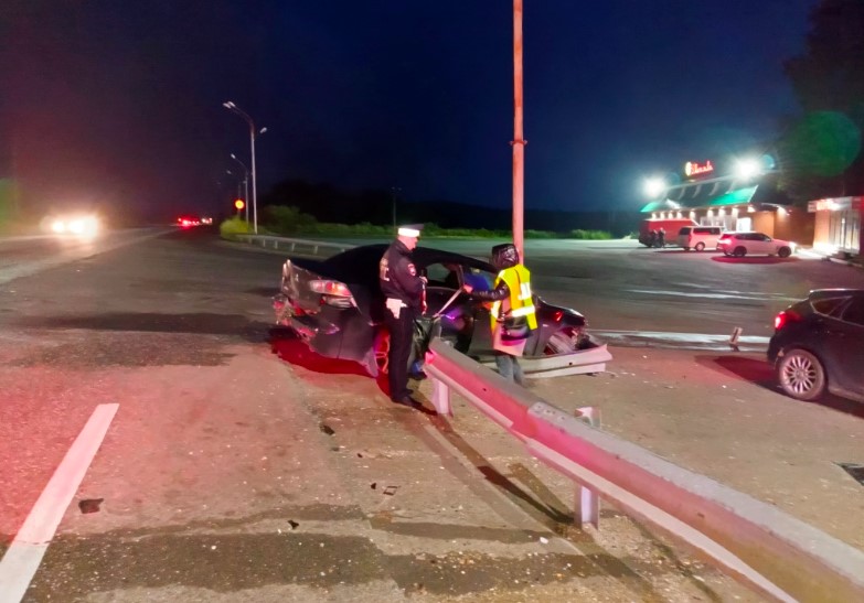 17-летняя девушка пострадала в ДТП на трассе «Екатеринбург – Нижний Тагил – Серов» | На трассе под Нижним Тагилом в ДТП пострадал подросток