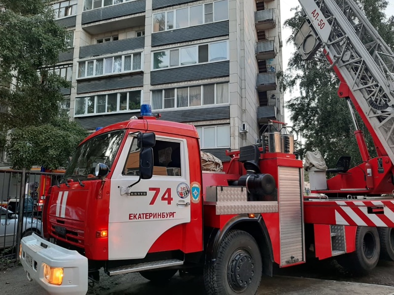 Накануне вечером в Нижнем Тагиле в подъезде жилого дома горел мусор