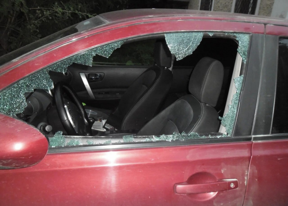 Автовандал задержан: в Нижнем Тагиле арестовали мужчину, подозреваемого в повреждении авто | На Урале задержали автовандала из Нижнего Тагила