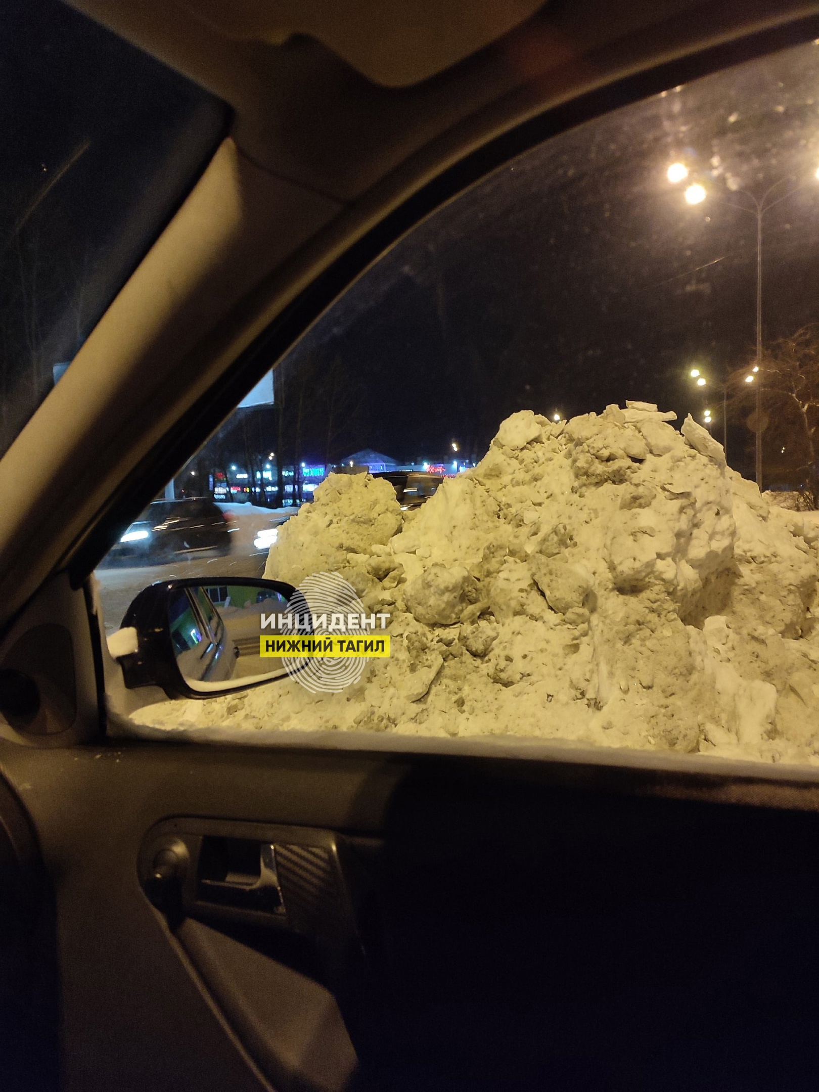 Водителей Нижнего Тагила жалуются на снежные массы