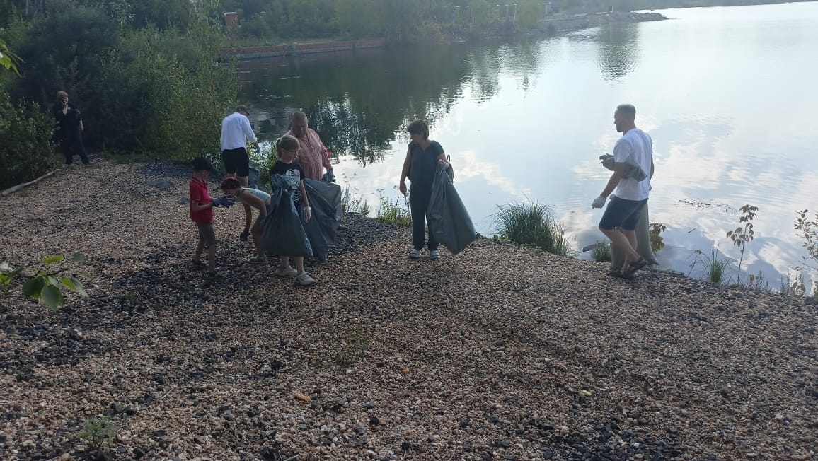 В Нижнем Тагиле прошел субботник в рамках акции "Чистые берега"