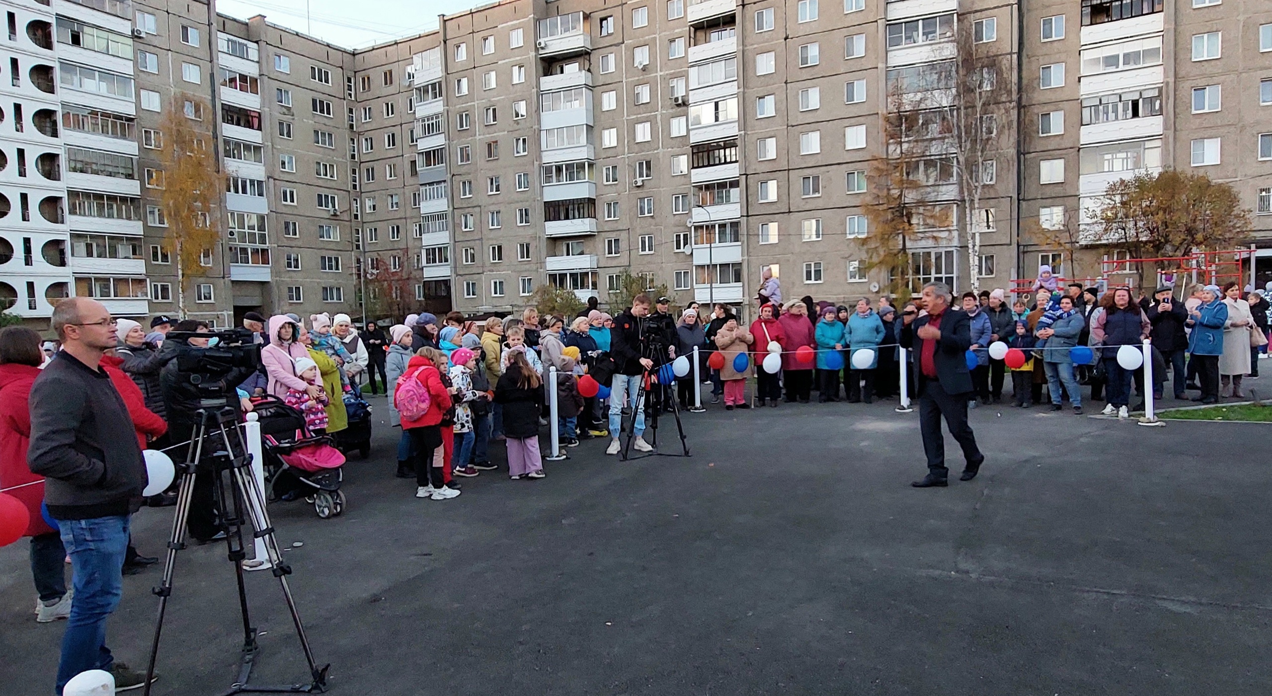 В Нижнем Тагиле состоялось торжественное открытие дворовой территории многоквартирного дома