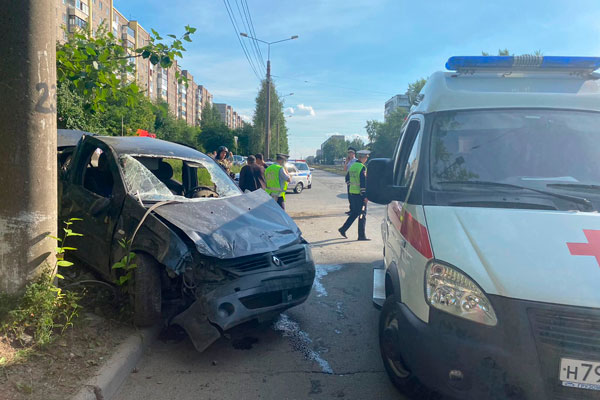 В Нижнем Тагиле в ДТП погибли два человека, трое пострадали