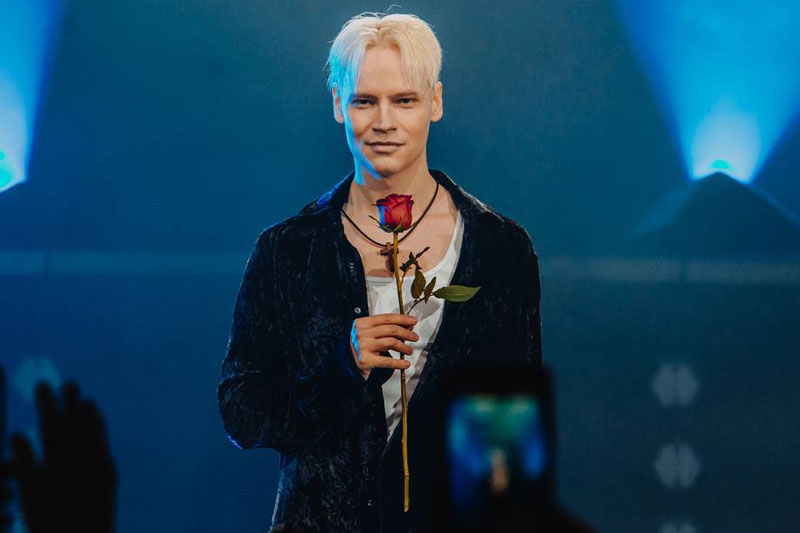 Российский певец Shaman объяснил, почему он пользуется iPhone и ездит на немецких автомобилях | Певцу Shaman’у пришлось оправдываться за свой выбор иностранной техники