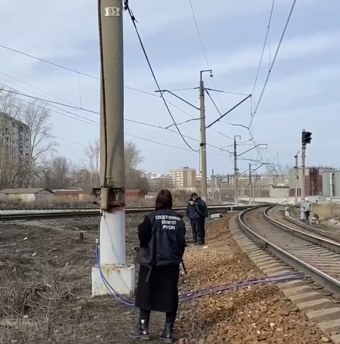 В Екатеринбурге поезд насмерть сбил мужчину | На Урале поезд насмерть сбил мужчину