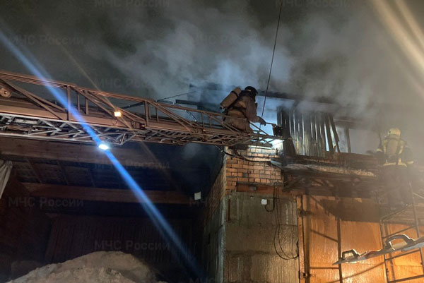 Ночью в Нижнем Тагиле горело производственное помещение 