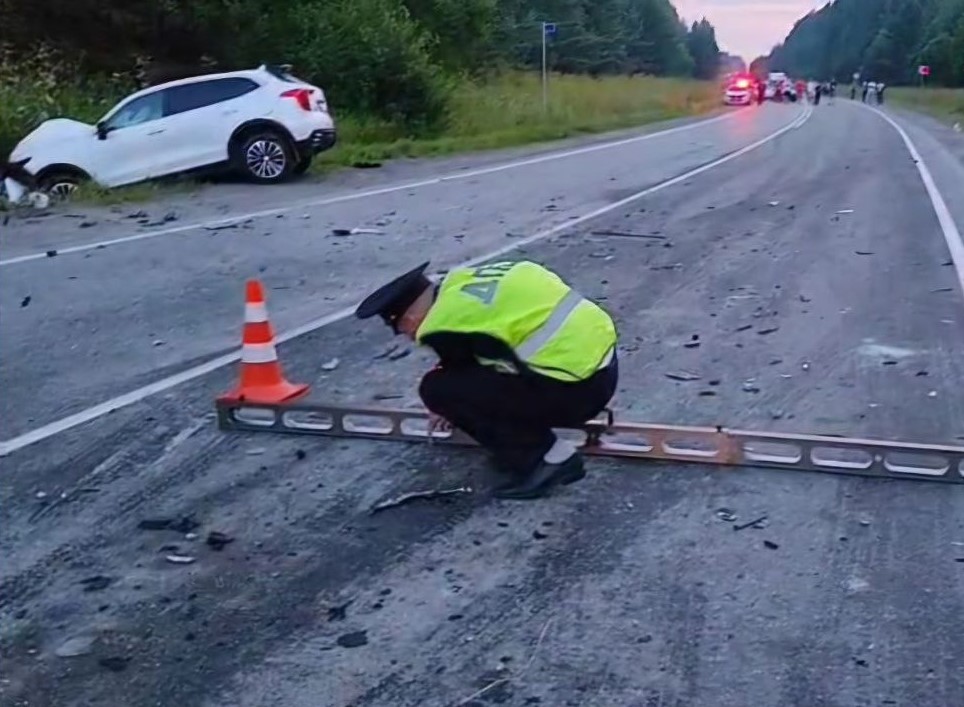 «Не были пристегнуты»: 20-летняя девушка устроила смертельное ДТП на трассе Нижний Тагил — Нижняя Салда | В ДТП на трассе Нижний Тагил — Нижняя Салда погибли два человека