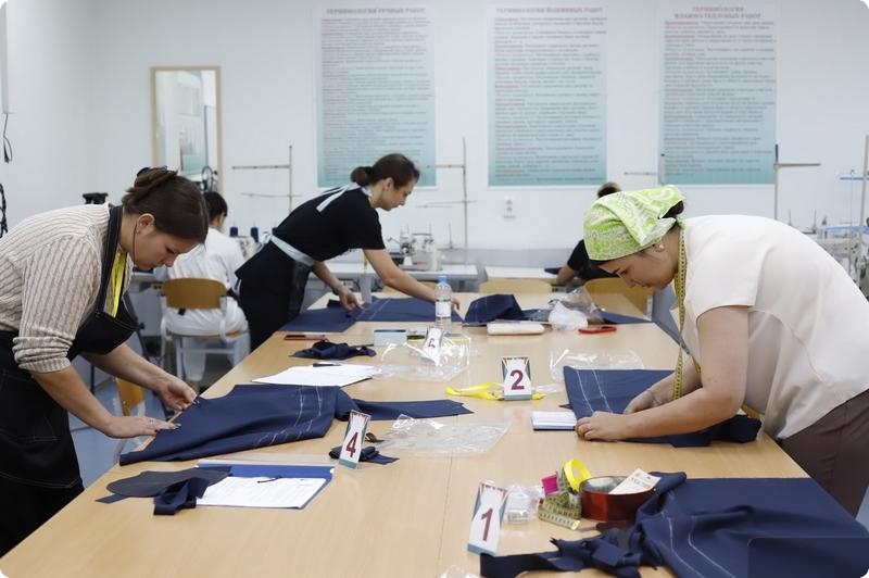 В конкурсе на звание лучшего портного Свердловской области победила участница из Нижнего Тагила | В Свердловской области определили лучшего портного В конкурсе на звание лучшего портного Свердловской области победила участница из Нижнего Тагила | В Свердловской области определили лучшего портного