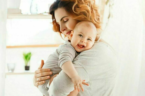 Восьмые роды у одной мамы и восемь пар близнецов: Минздрав Свердловской области подвел необычную статистику новорожденных за неделю | В роддомах Свердловской области за неделю родилось 637 детей