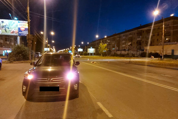 Сотрудники ГИБДД Нижнего Тагила устанавливают причины и обстоятельства ДТП, в результате которого погиб пешеход Сотрудники ГИБДД Нижнего Тагила устанавливают причины и обстоятельства ДТП, в результате которого погиб пешеход