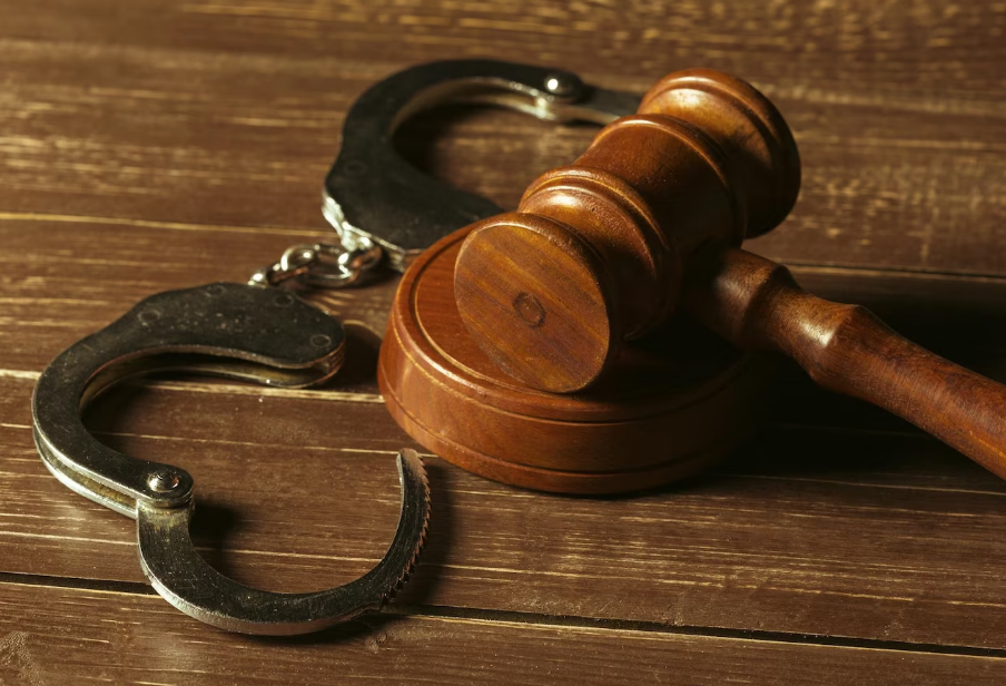 Житель Нижнего Тагила напал на сына приятеля ради 300 рублей