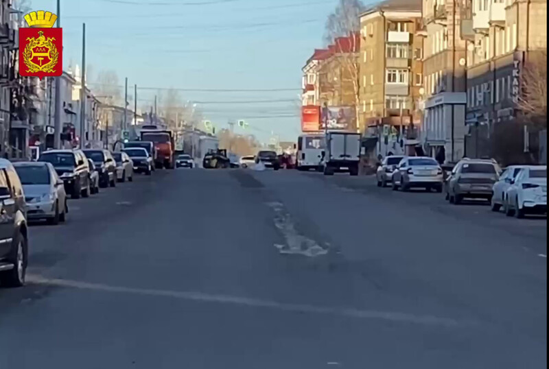 Владислав Пинаев проверил, как идет реконструкция улицы Октябрьской революции | Мэр Нижнего Тагила оценил работы на улице Октябрьской революции