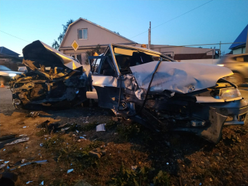 В Нижнем Тагиле сотрудники ГИБДД устанавливают очевидцев дорожно-транспортного происшествия